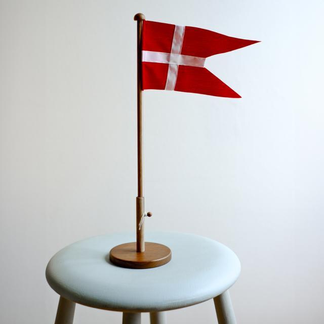 Nordahl - Træfigur - Flagstang 39 cm