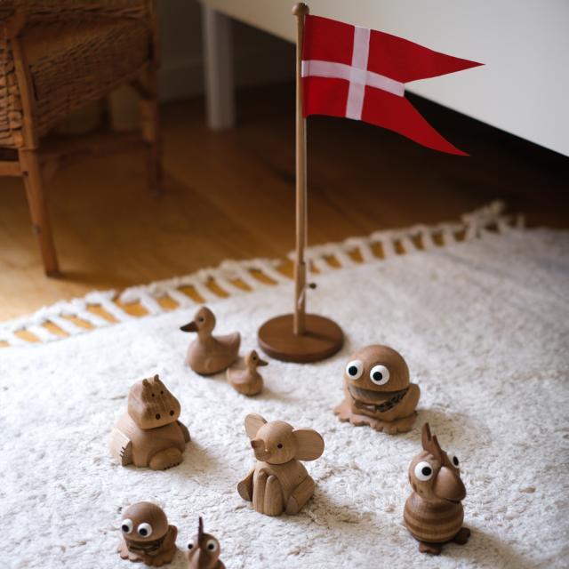Nordahl - Træfigur - Flagstang 39 cm